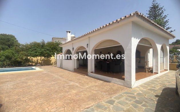 Resale - Villa - Marbella - Elviria
