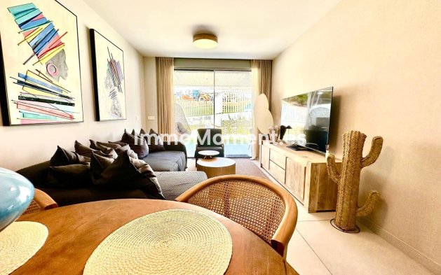 Resale - Apartment - Marbella - Elviria