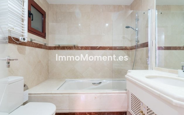 Resale - Apartment - Marbella - Elviria