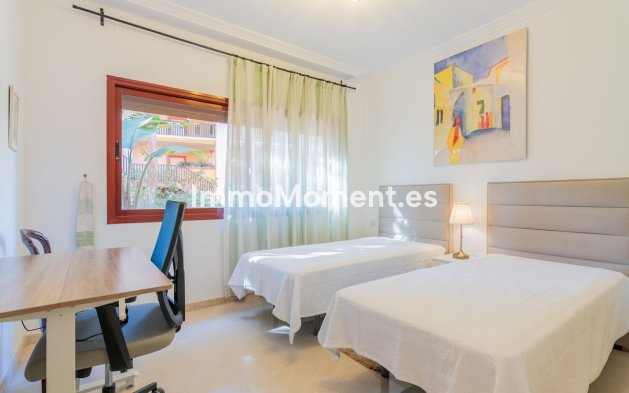 Resale - Apartment - Marbella - Elviria