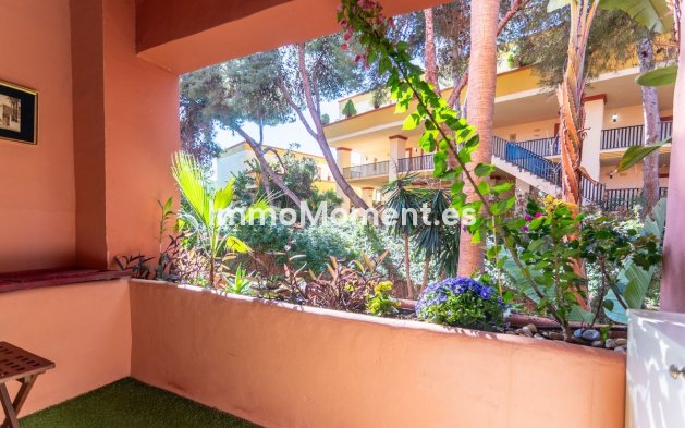 Resale - Apartment - Marbella - Elviria