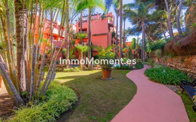 Resale - Apartment - Marbella - Elviria