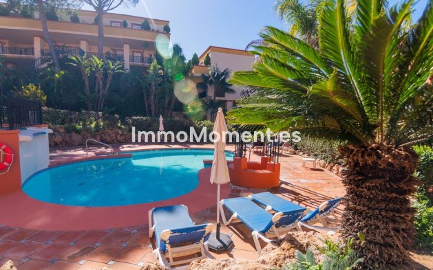 Resale - Apartment - Marbella - Elviria