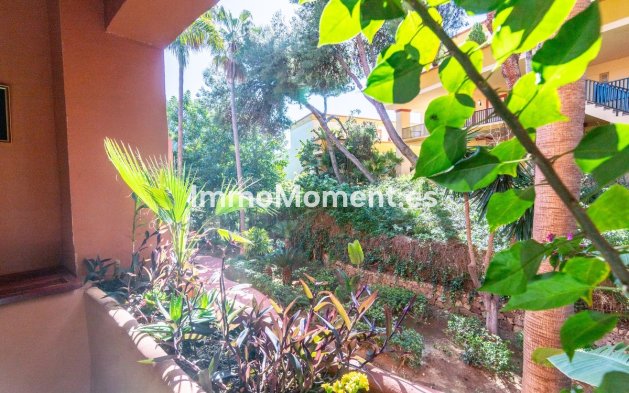 Resale - Apartment - Marbella - Elviria