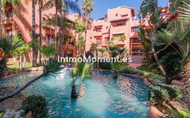 Resale - Apartment - Marbella - Elviria