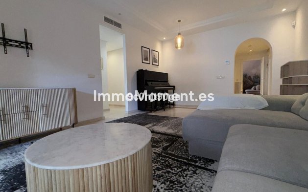 Resale - Apartment - Marbella - Elviria