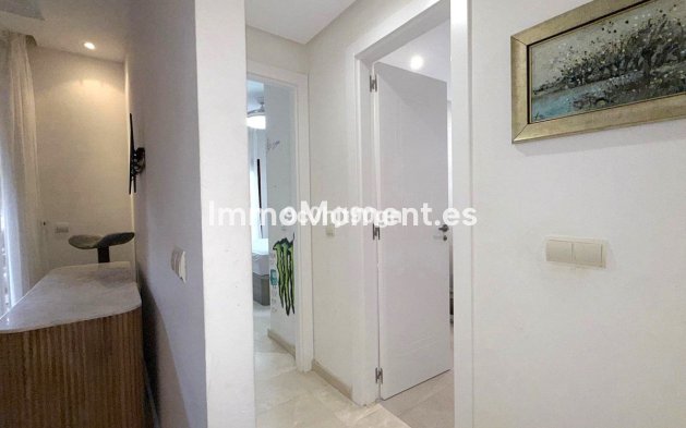 Resale - Apartment - Marbella - Elviria