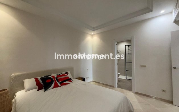 Resale - Apartment - Marbella - Elviria