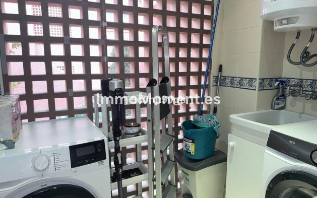 Resale - Apartment - Marbella - Elviria