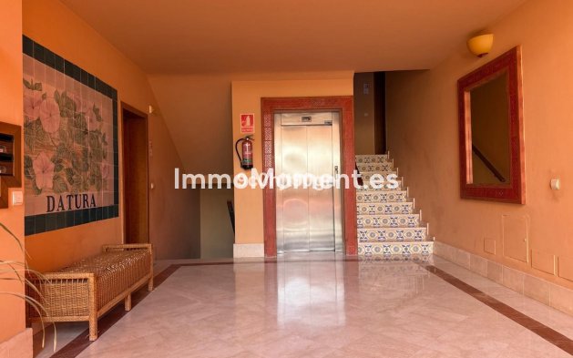 Resale - Apartment - Marbella - Elviria