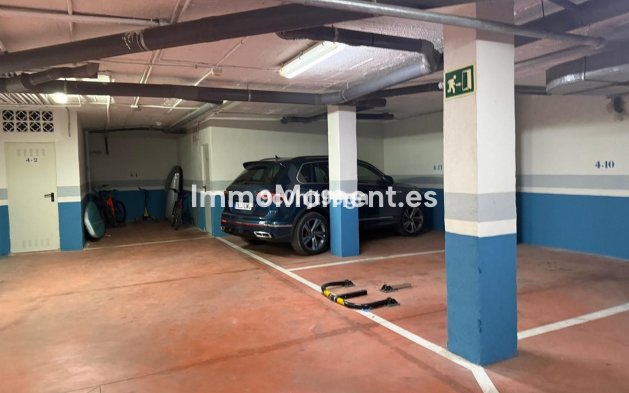 Resale - Apartment - Marbella - Elviria