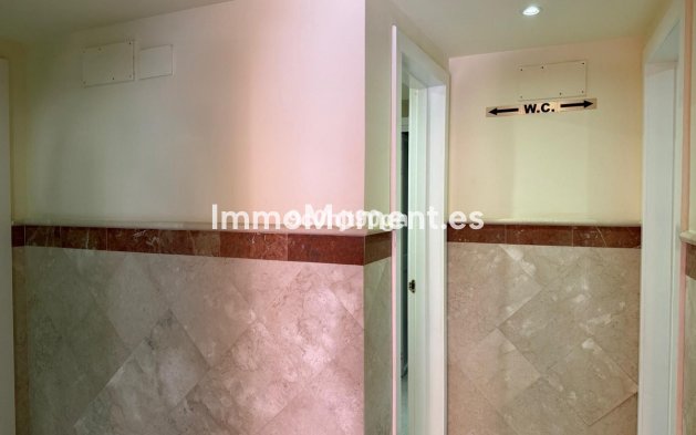 Resale - Apartment - Marbella - Elviria