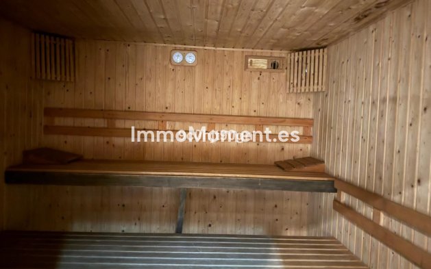 Resale - Apartment - Marbella - Elviria