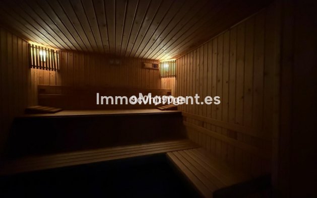 Resale - Apartment - Marbella - Elviria