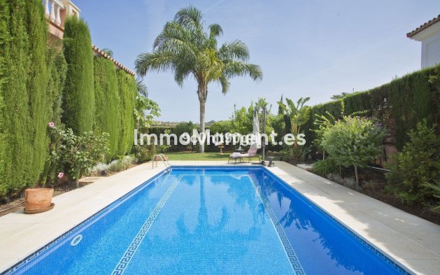 Resale - Villa - Marbella - Elviria