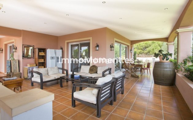 Resale - Villa - Marbella - Elviria