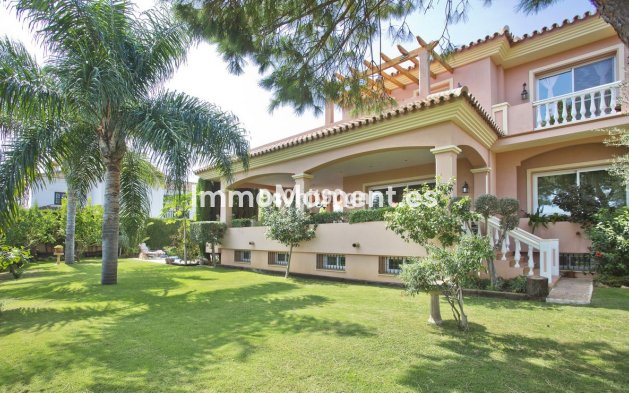 Resale - Villa - Marbella - Elviria
