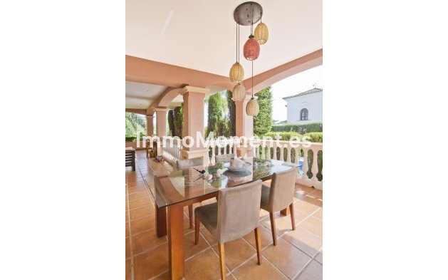 Resale - Villa - Marbella - Elviria