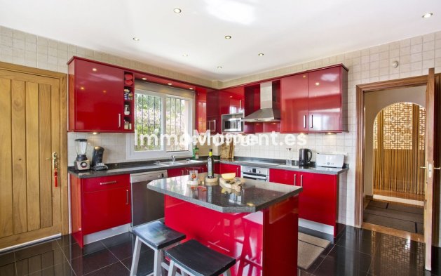 Resale - Villa - Marbella - Elviria