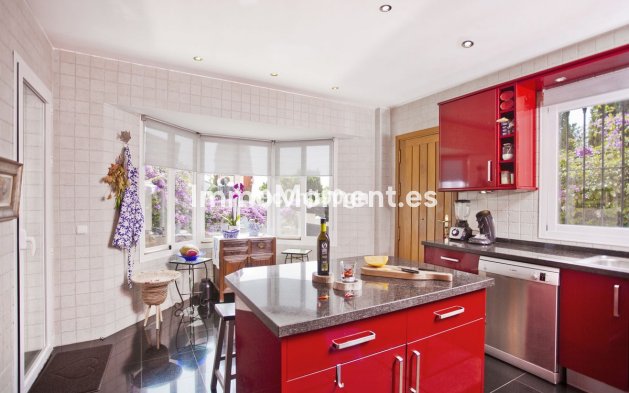 Resale - Villa - Marbella - Elviria