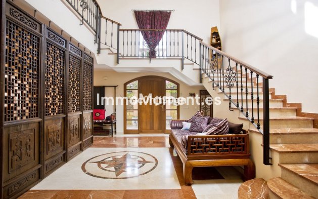 Resale - Villa - Marbella - Elviria