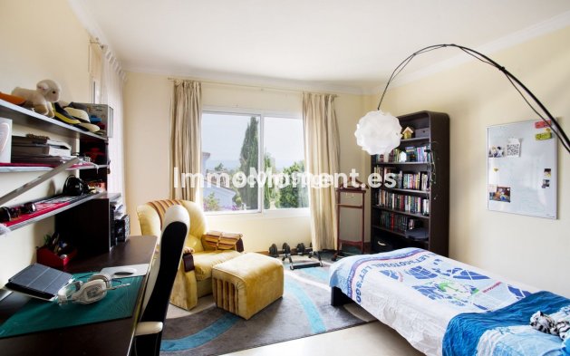 Resale - Villa - Marbella - Elviria