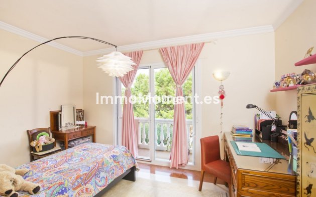 Resale - Villa - Marbella - Elviria