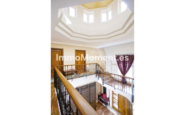 Resale - Villa - Marbella - Elviria