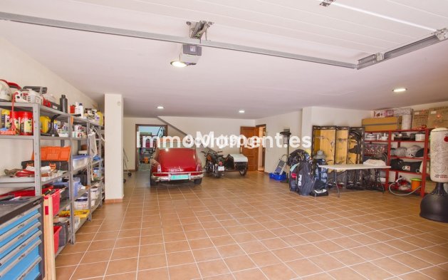 Resale - Villa - Marbella - Elviria