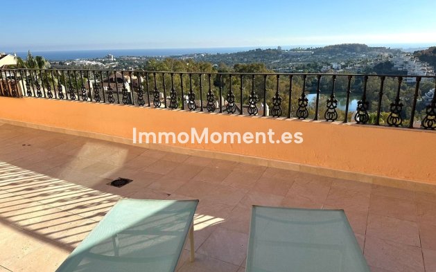 Resale - Apartment - Marbella - Nueva Andalucía