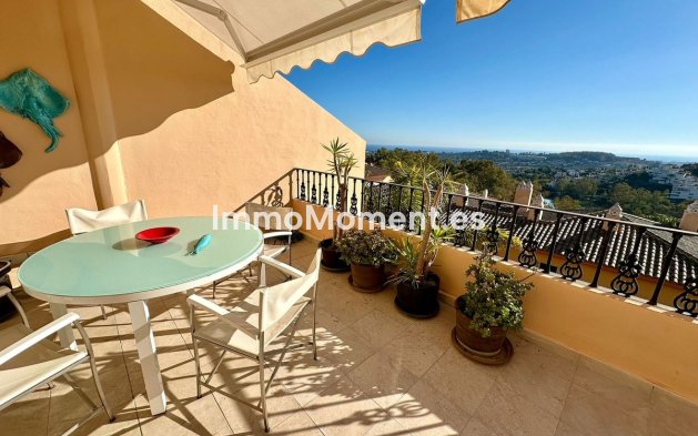 Resale - Apartment - Marbella - Nueva Andalucía