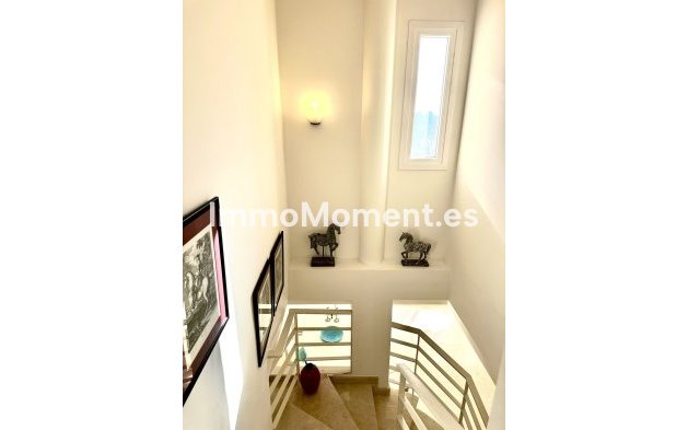 Resale - Apartment - Marbella - Nueva Andalucía