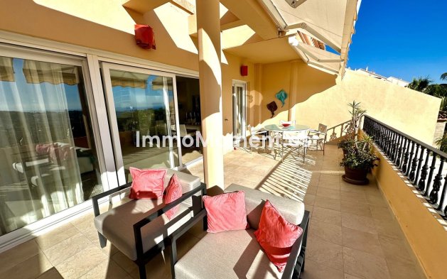 Resale - Apartment - Marbella - Nueva Andalucía