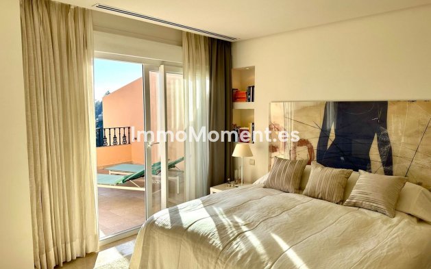 Resale - Apartment - Marbella - Nueva Andalucía