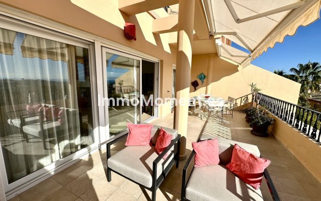 Resale - Apartment - Marbella - Nueva Andalucía