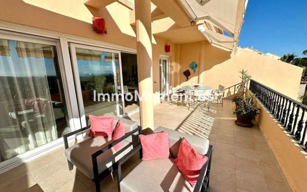 Resale - Apartment - Marbella - Nueva Andalucía