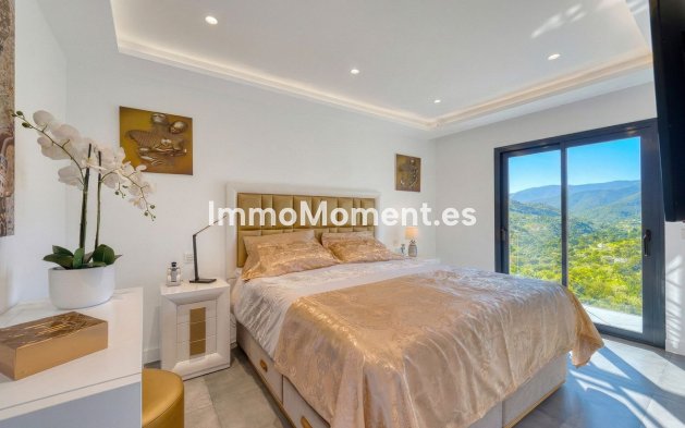 Wiederverkauf - Villa -   Inländisch - Istán