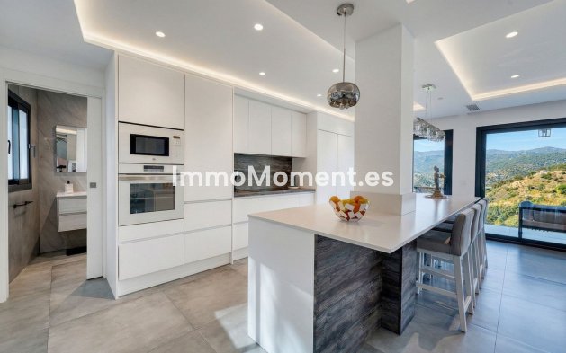 Wiederverkauf - Villa -   Inländisch - Istán