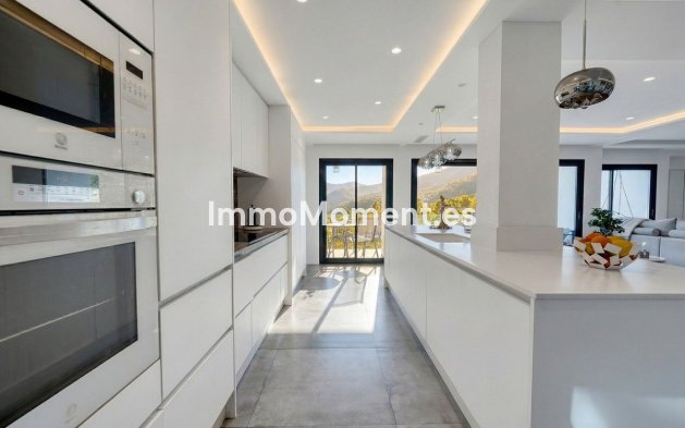 Wiederverkauf - Villa -   Inländisch - Istán