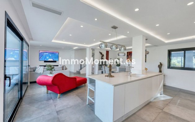 Wiederverkauf - Villa -   Inländisch - Istán