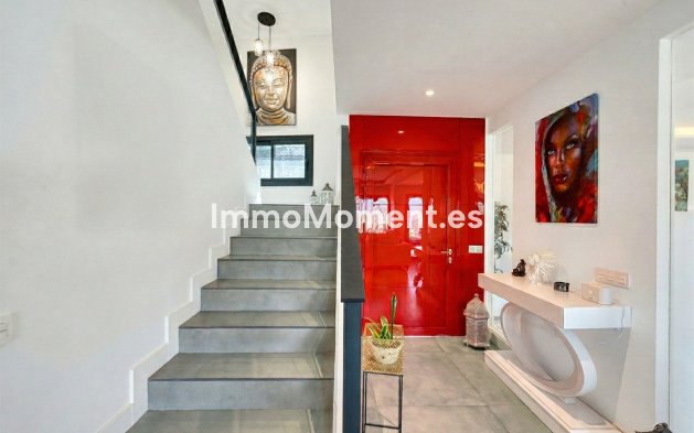 Wiederverkauf - Villa -   Inländisch - Istán