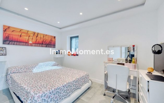 Wiederverkauf - Villa -   Inländisch - Istán