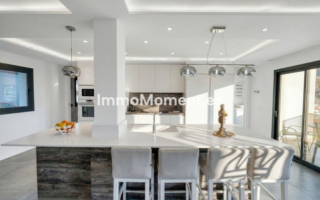 Wiederverkauf - Villa -   Inländisch - Istán