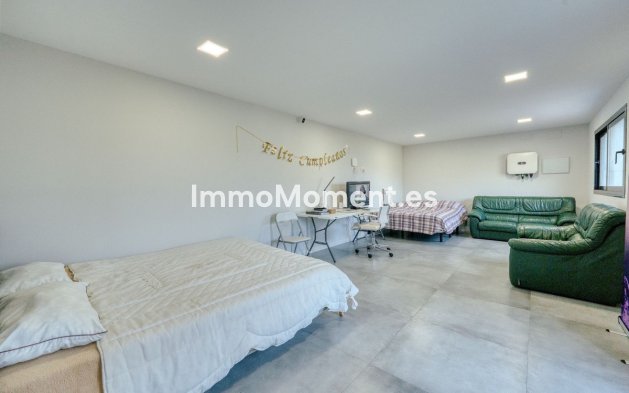 Wiederverkauf - Villa -   Inländisch - Istán