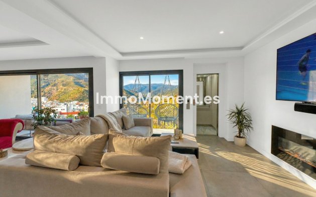 Wiederverkauf - Villa -   Inländisch - Istán