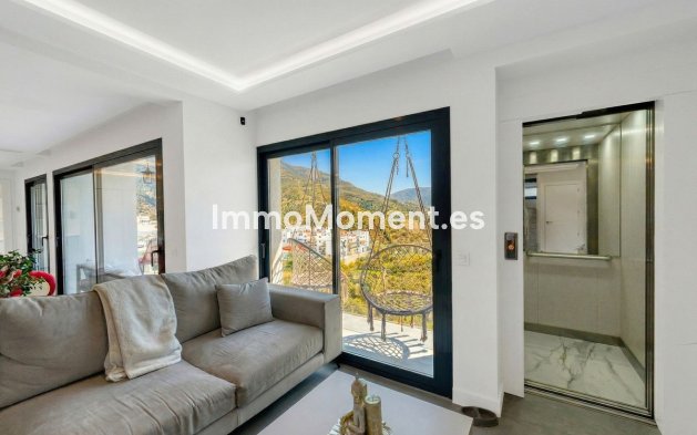 Wiederverkauf - Villa -   Inländisch - Istán