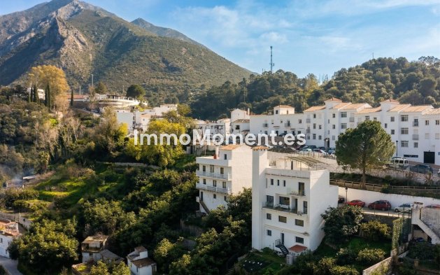 Wiederverkauf - Villa -   Inländisch - Istán