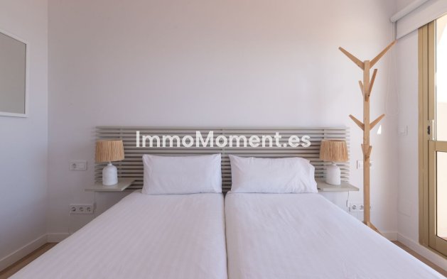 Resale - Apartment - Marbella - Elviria