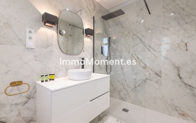 Resale - Apartment - Marbella - Elviria