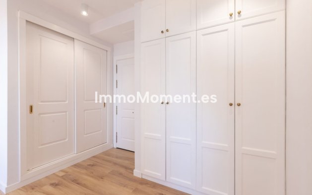 Resale - Apartment - Marbella - Elviria